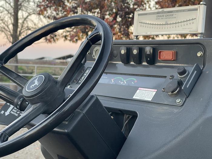 Used John Deere 210LJ