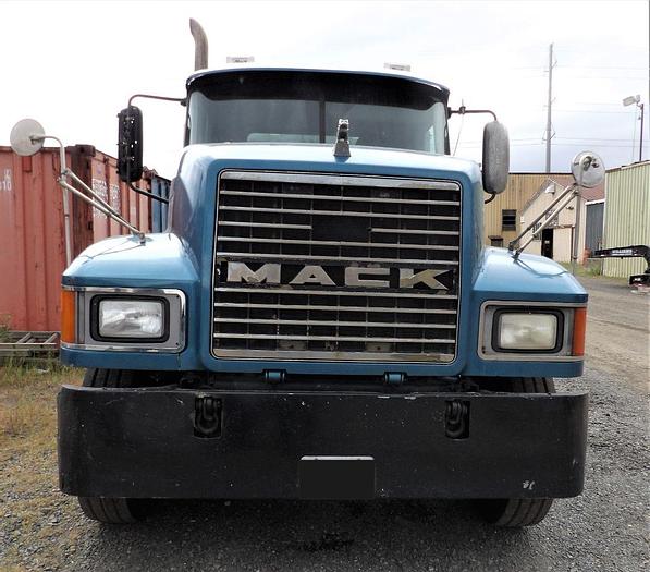 Used 2006 MACK CHN613