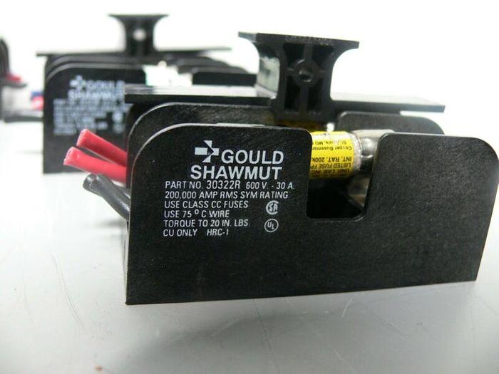 Used Lot of 10 Class CC Fuses in 4 Fuse Holders Gould Shawmut 30323R (x2) & 30322R