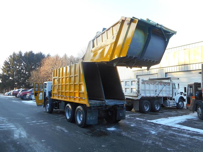 Used 2006 Mack LE613