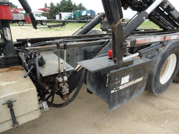 Used 2004 STERLING LT9500