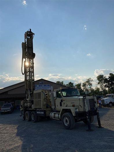 Used 2000 Ingersoll-Rand T3W Drill Rig