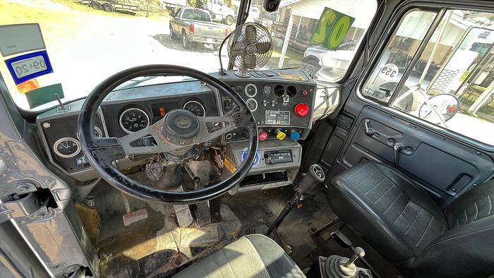 Used 2002 Mack RD688S Tandem-Axle Cab & Chassis