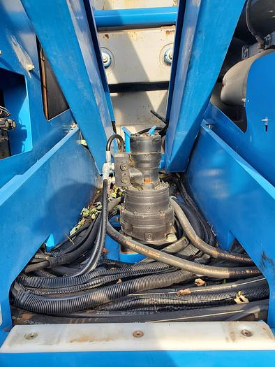 Used 2014 Genie Z60/34 Articulated Boom Lift ** 747 Hrs **