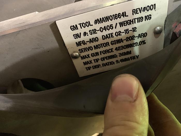 Used FANUC R2000iB/210F 210KG X 2655MM REACH 6 AXIS CNC ROBOT W/R30iA CONTROLS WITH ARO SERVO GUN