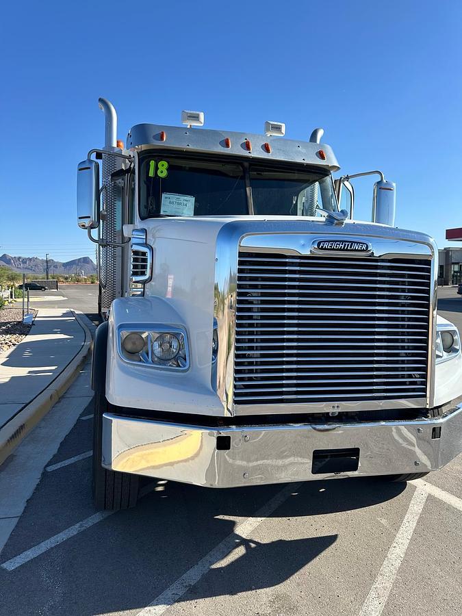 Used 2018 FREIGHTLINER 1225D