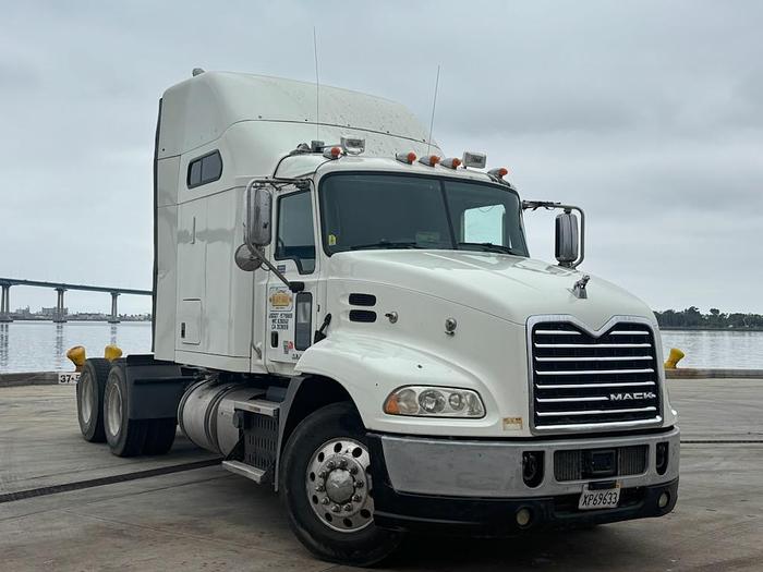 Used 2016 Mack CXU613