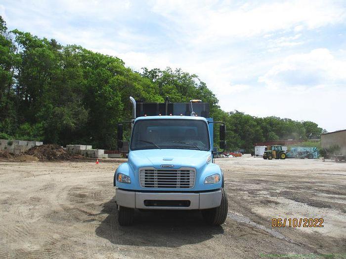 Used 2004 Freightliner M2-106