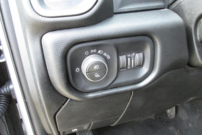 Used 2019 Ram 2500 Crew Cab 4x4 long box 6.4L Gas