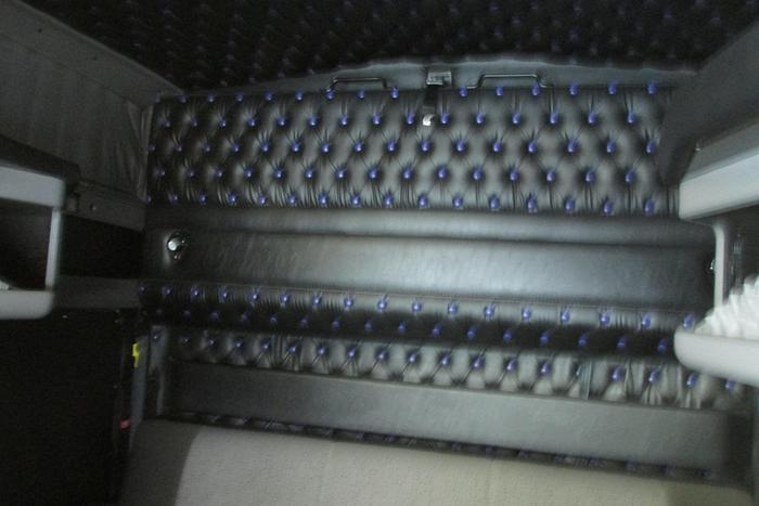 Used 2023 Kenworth W 900 565 hp Cummins 18 speed