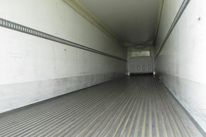 Used 2017 Wabash 53 ft tri axle reefer trailer with Carrier X4-7500 unit