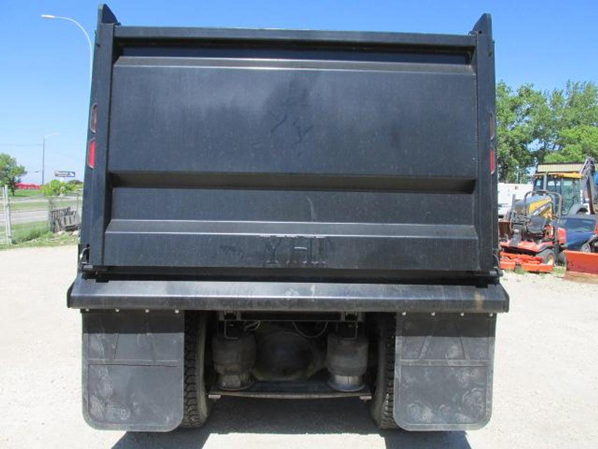 Used 2006 Sterling LT 8500 dump truck