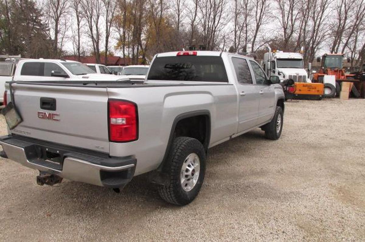 Used 2018 GMC Sierra b2500 Crew Cab 4x4 long box