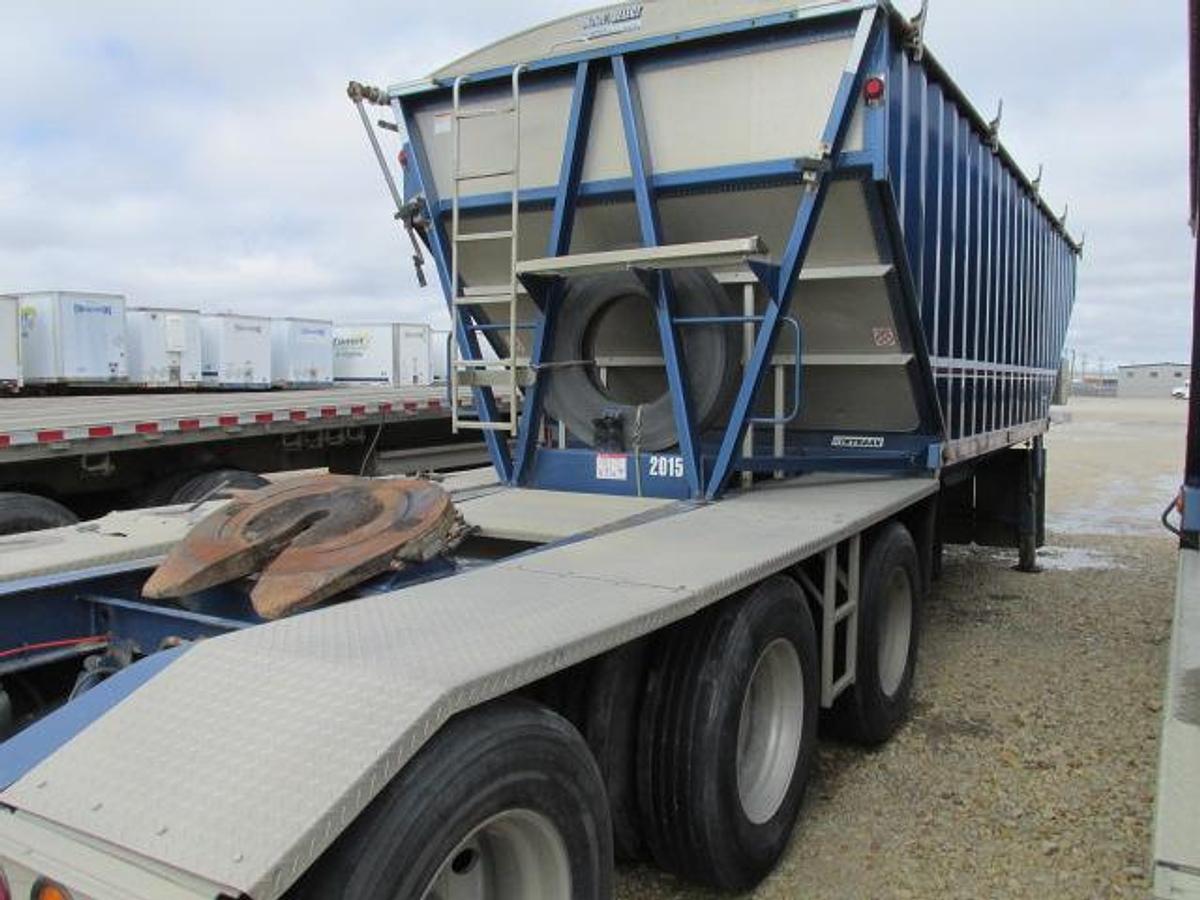 Used 2020 Doepker Super B grain trailer