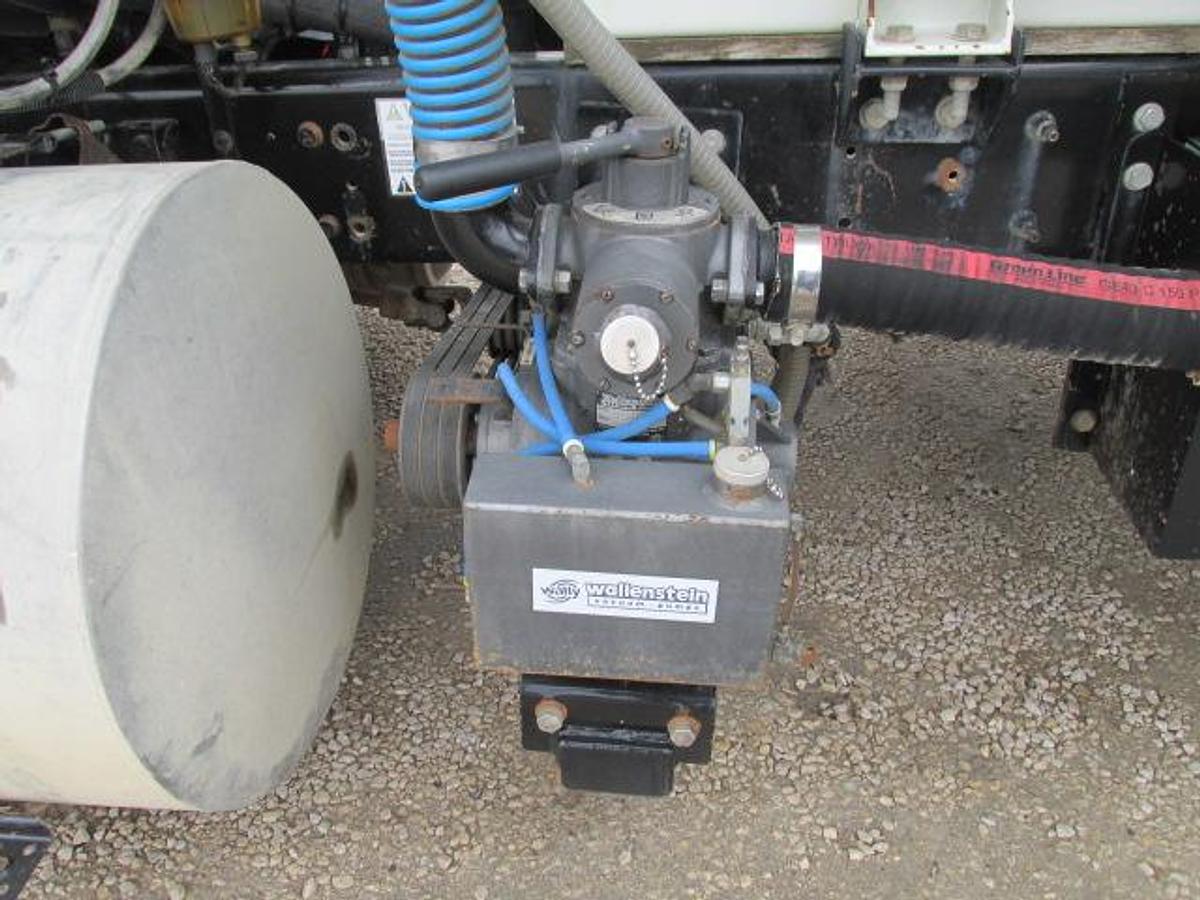 Used 2018 International 7600 Septic Truck 2000 Gal