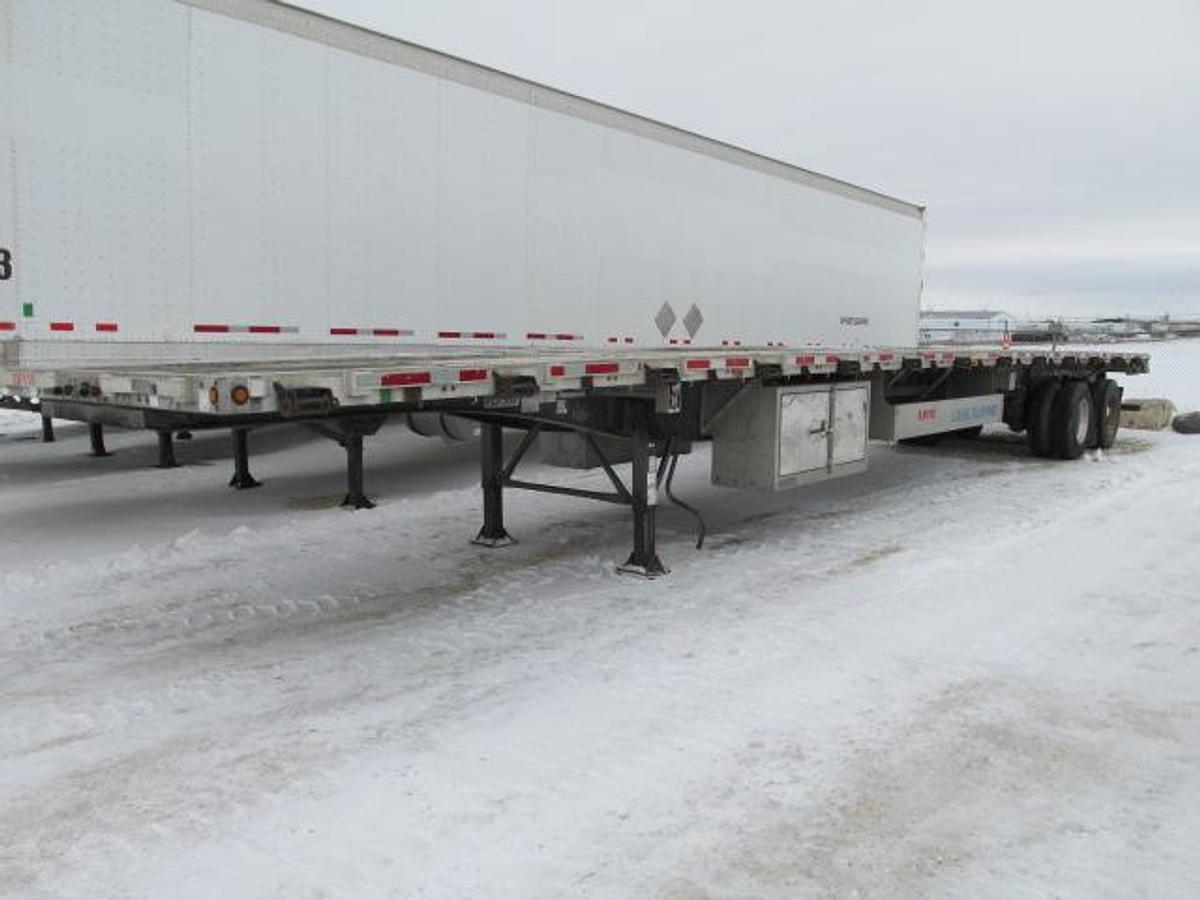 Used 2020 Lode King 53 ft tandem flat deck trailer
