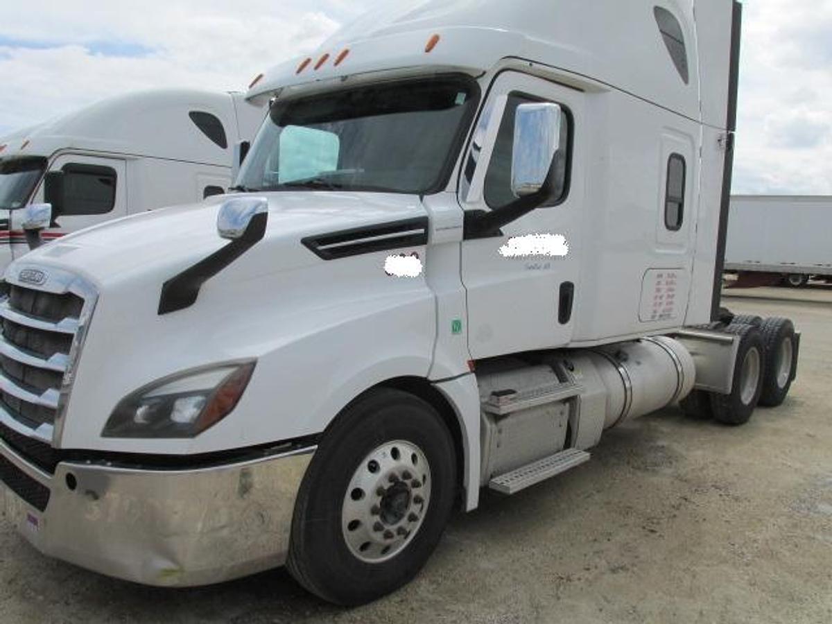 Used 2019 Freightliner Cascadia DD 15 455 hp 13 spd transmission