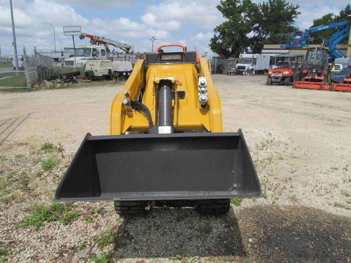 SDLG STR 100H Mini Track loader