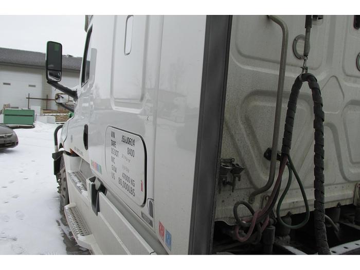 Used 2018 Freightliner Cascadia