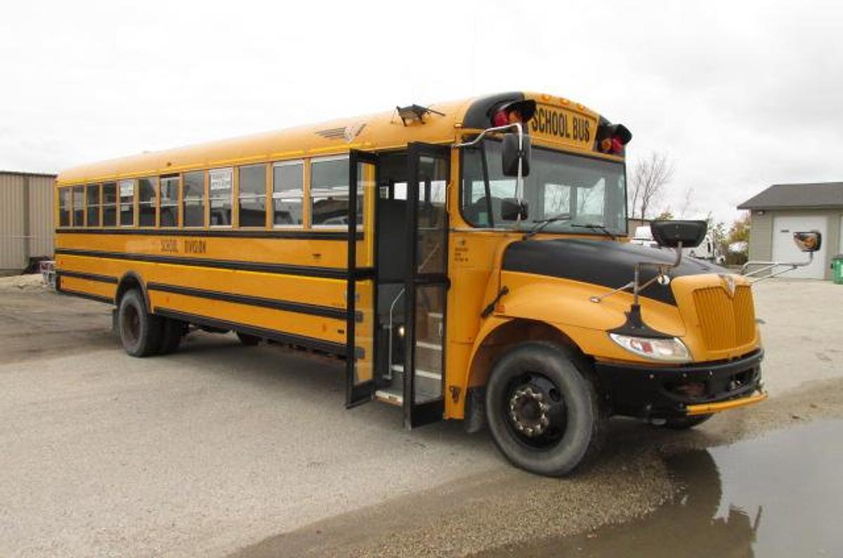 Used 2015 IC 71 passenger school bus
