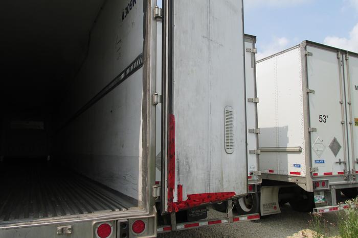 Used 2017 Wabash 53 ft tri axle reefer trailer with Carrier X4-7500 unit