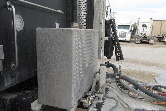 Used 2016 Kenworth T 680 with wet kit