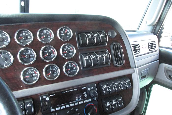 Used 2023 Peterbilt 389 510 HP 18 speed