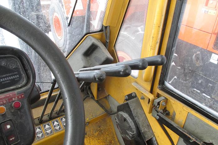 Used 2010 Load Lifter 4417- 16 4x4 15500 lb lift