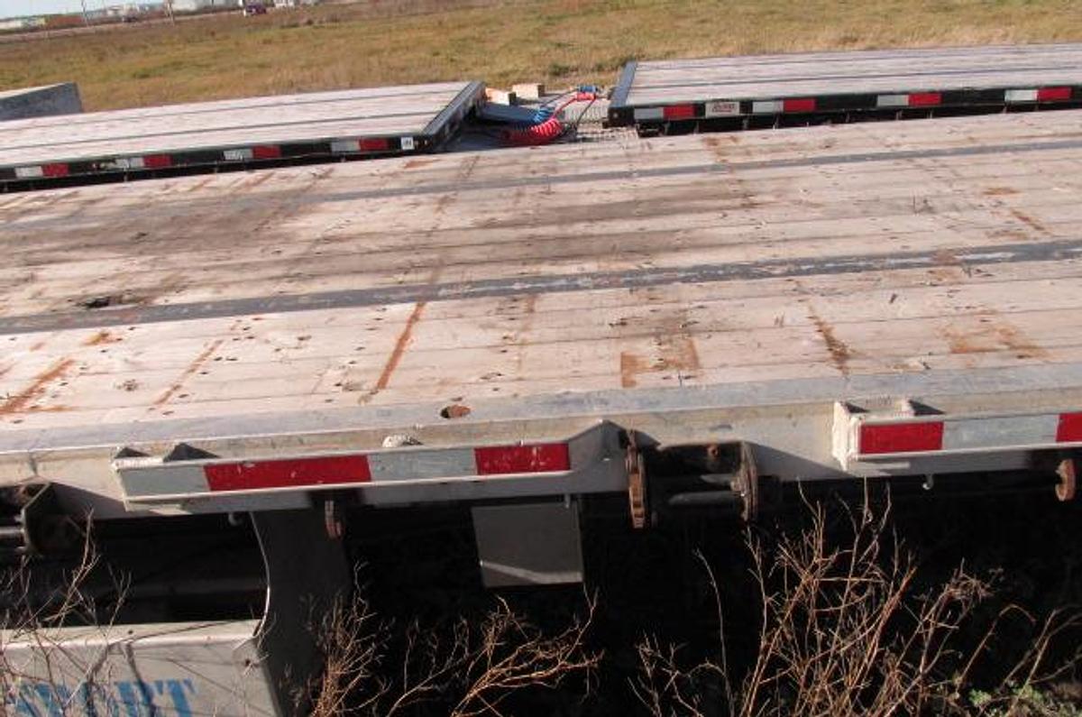 Used 2020 Lode King 53 ft tandem flat deck