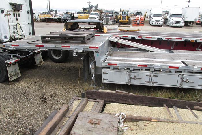 Used 2017 Lode King 53 ft step deck recovery trailer tridem