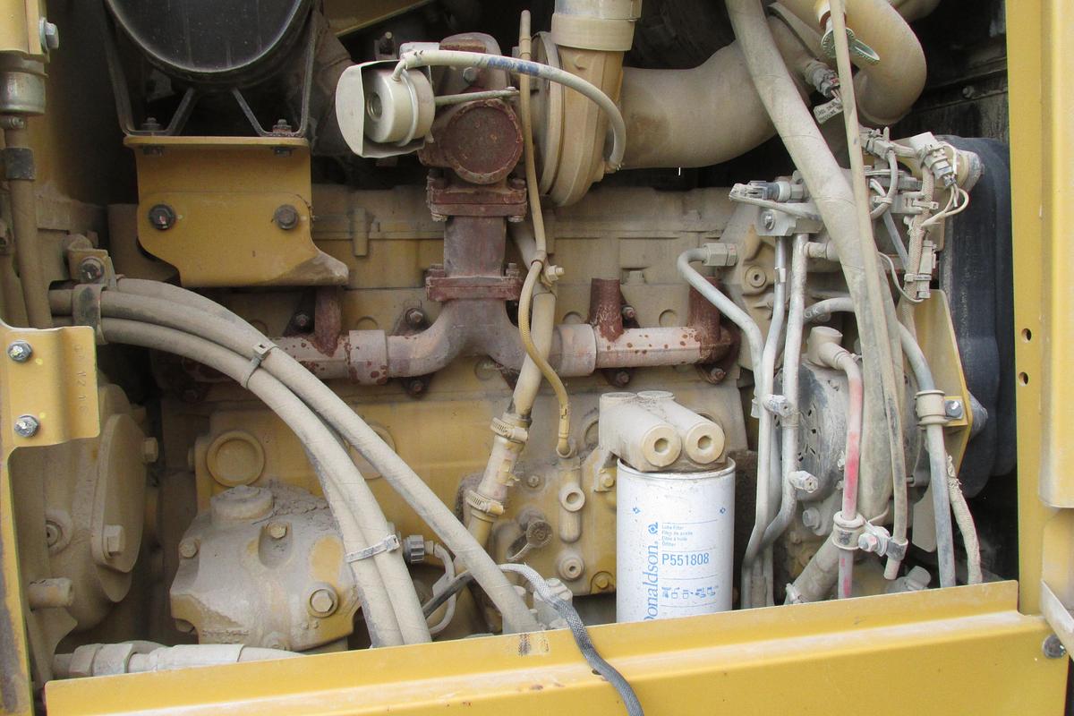 Used 2017 Caterpillar 140 M AWD with Snow wing, front lift group and rear ripper