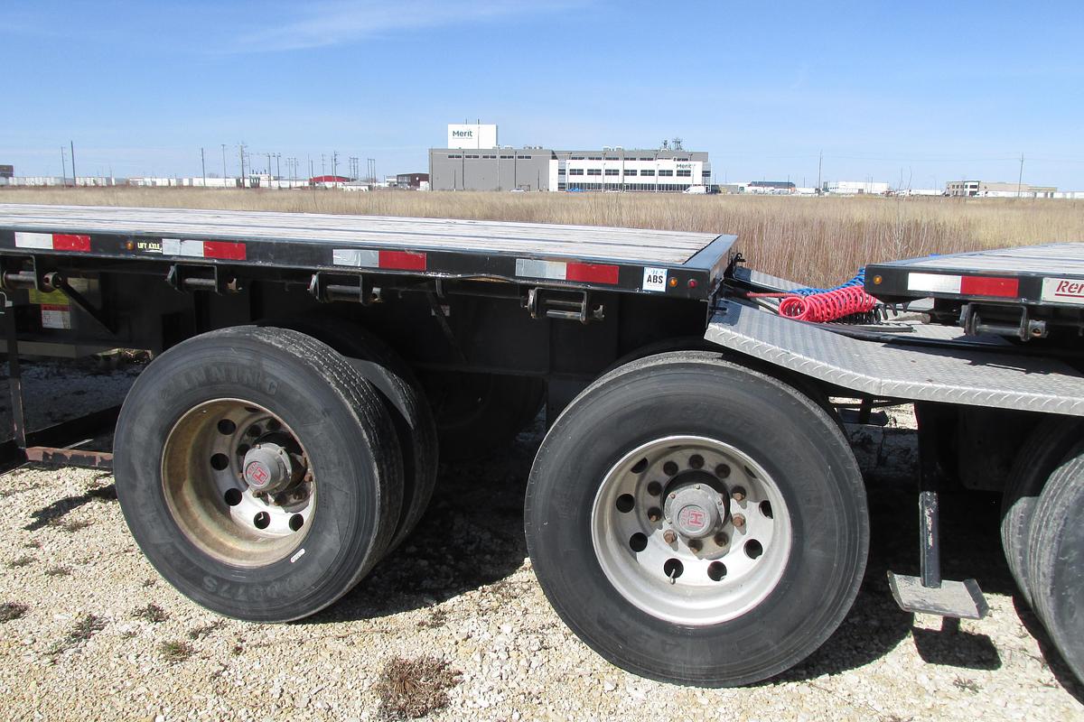 Used 2023 Renn Super B trailer with lifting axle