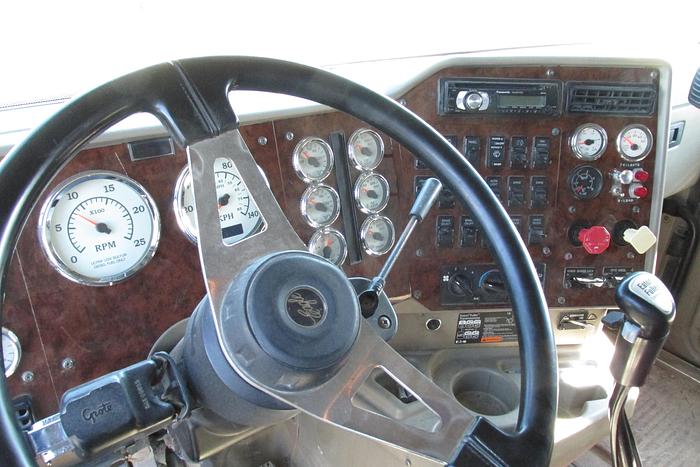 Used 2010 International 9200i with ISX 500 hp and wet kit