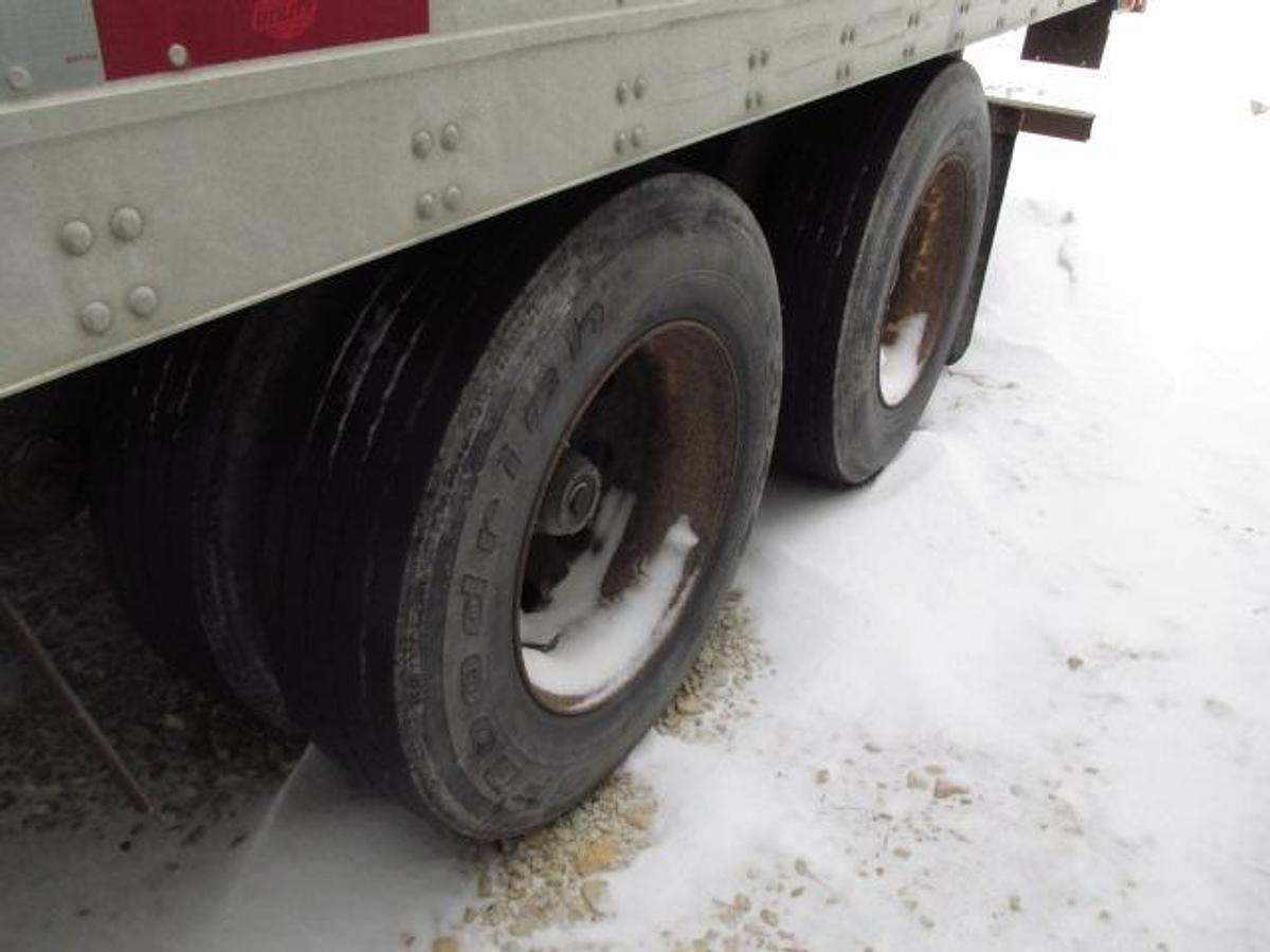 Used 2011 Utility tandem axle heated van trailer