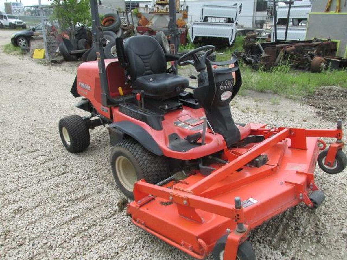 Used 2014 Kubota F3990 Front mount 72 in mower 4x4 diesel powered