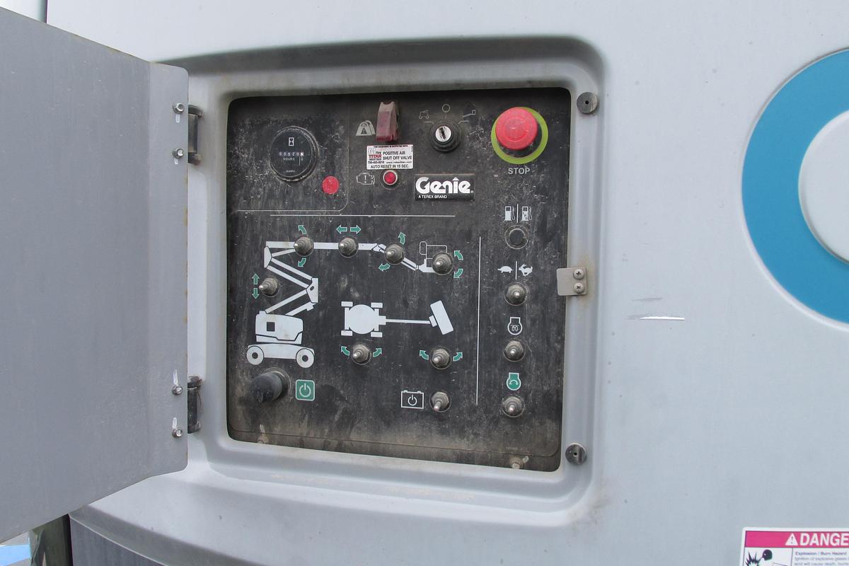 Used 2015 Genie Z 62/40 man lift 4x4 diesel