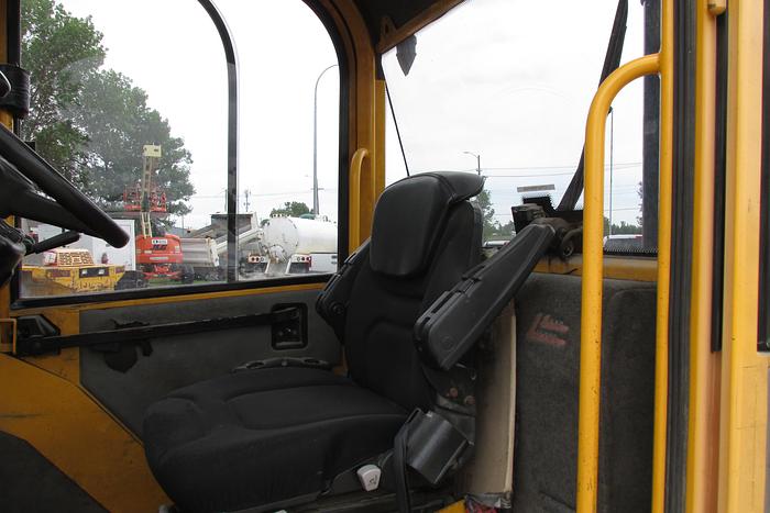 Used 2012 Load Lifter 4414-16F