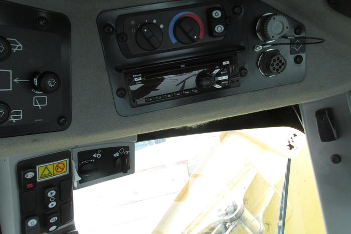 Used 2017 Caterpillar 140 M AWD with Snow wing, front lift group and rear ripper