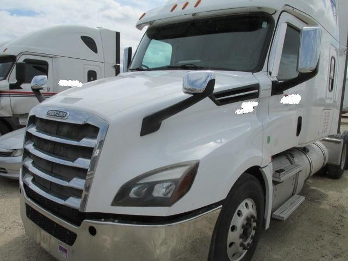 Used 2019 Freightliner Cascadia DD 15 455 hp 13 spd transmission