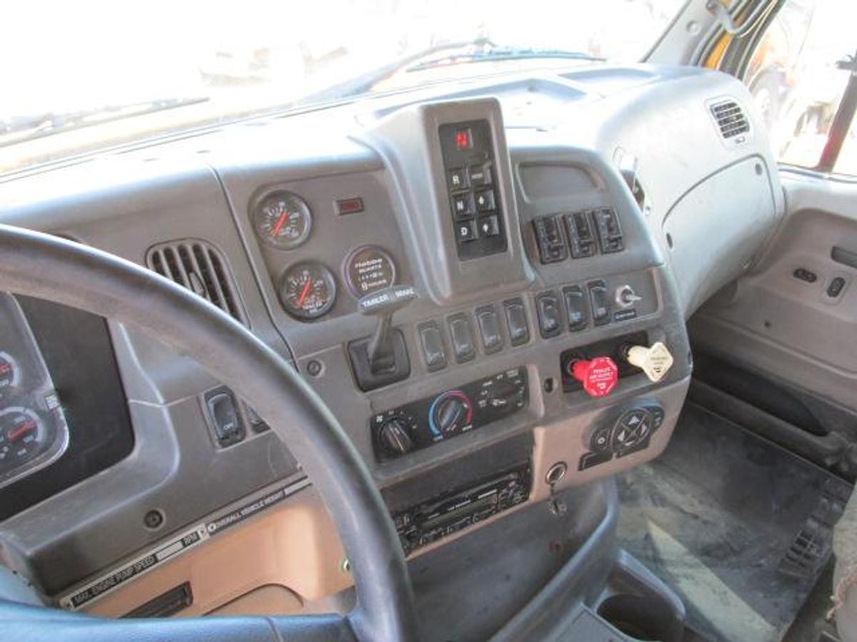Used 2006 Sterling LT 8500 dump truck