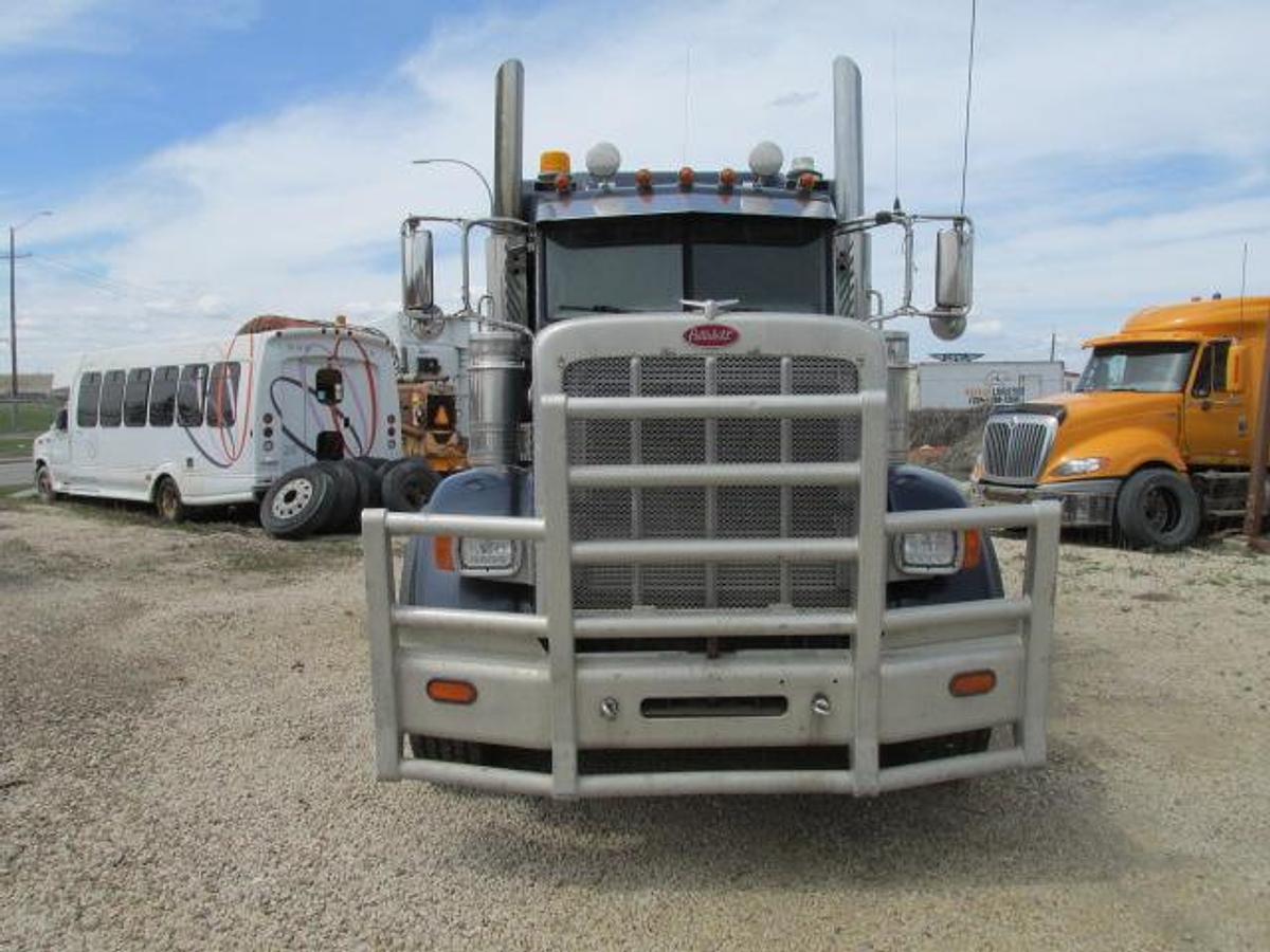 Used 2018 Peterbilt 367 X 15 565 HP 18 spd