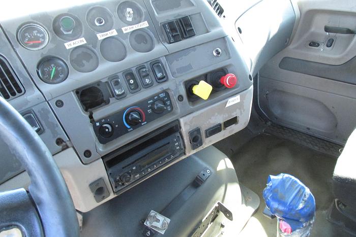 Used 2008 Sterling Presvac 3000 gal