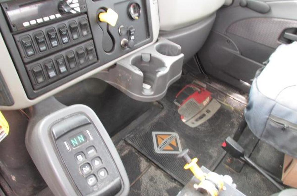 Used 2015 International 7400 Dump