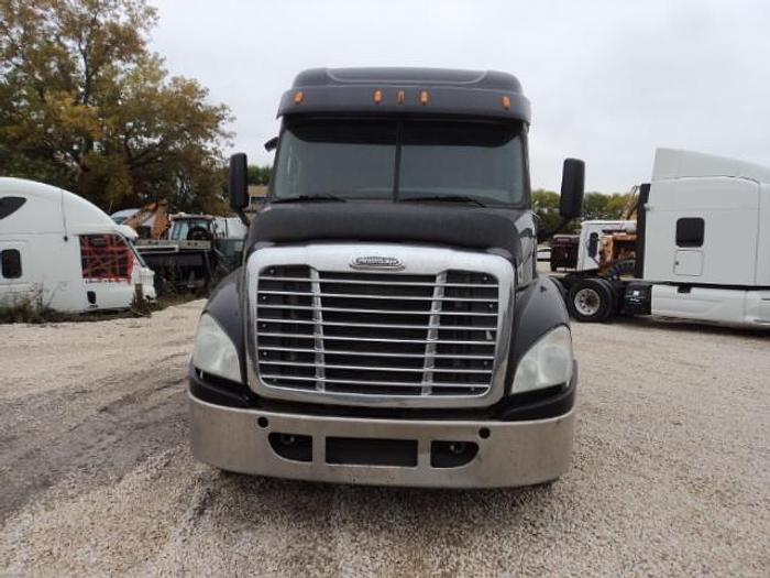 Used 2015 Freightliner Cascadia