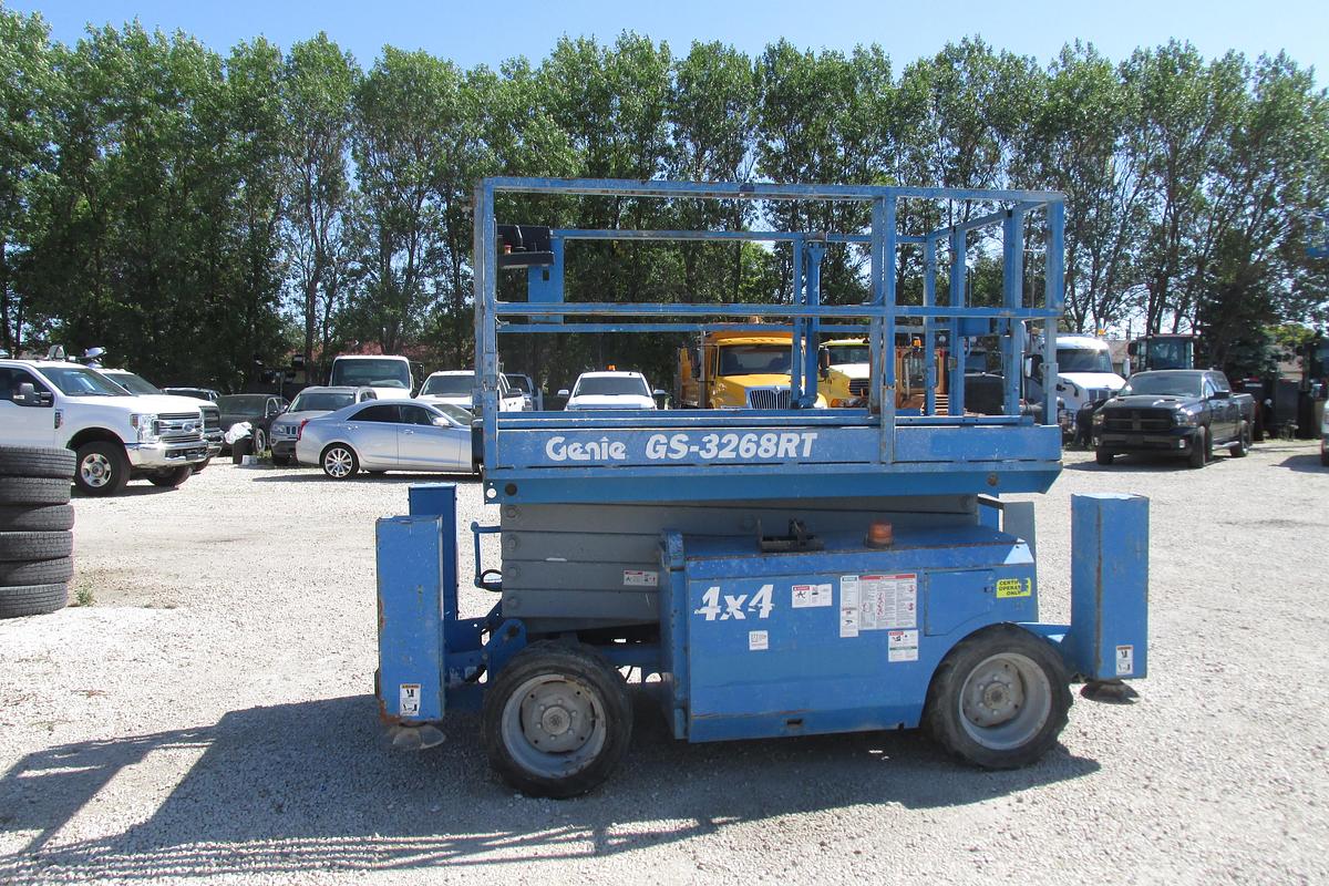 Used 2008 Genie GS 3268 Rough Terrain scissor lift