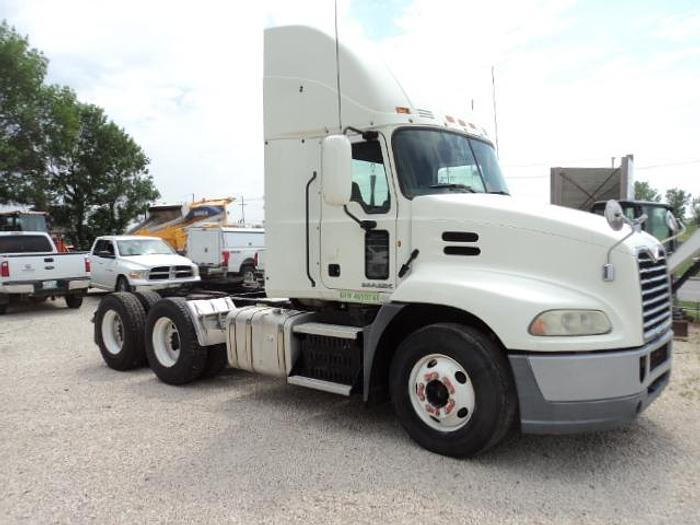 Used 2014 Mack Pinnacle CXU 613