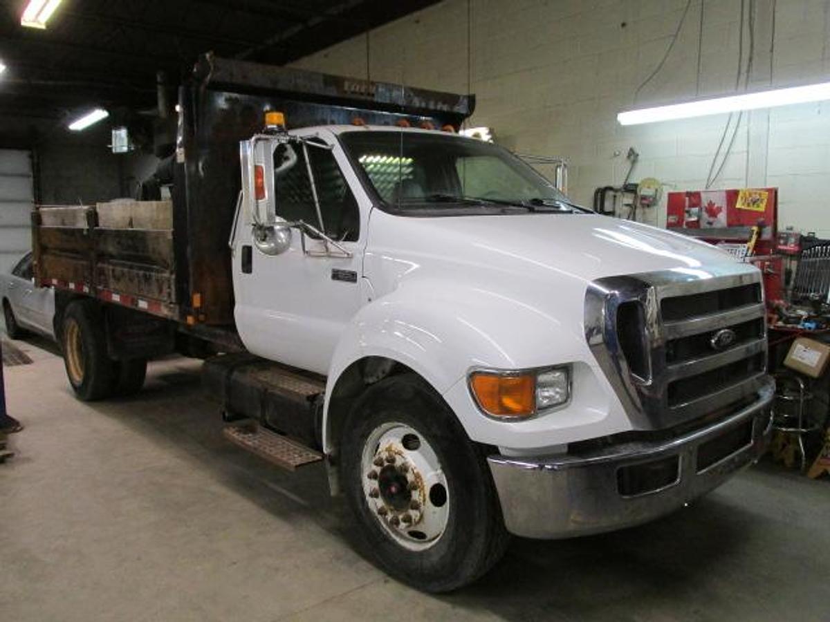 Used 2006 Ford F 650 with 13 ft dump box