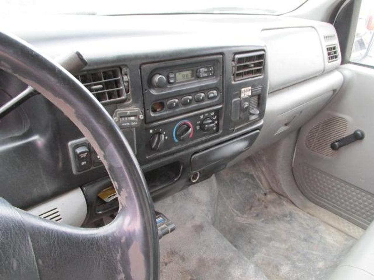 Used 2006 Ford F 650 with 13 ft dump box