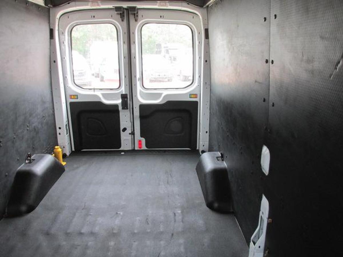 Used 2019 Ford T 250 Transit 148 med roof cargo van