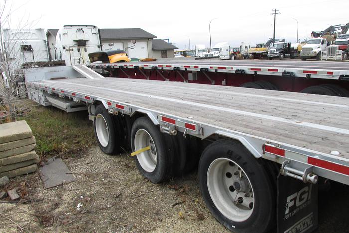 Used 2017 Lode King 53 ft step deck recovery trailer tridem